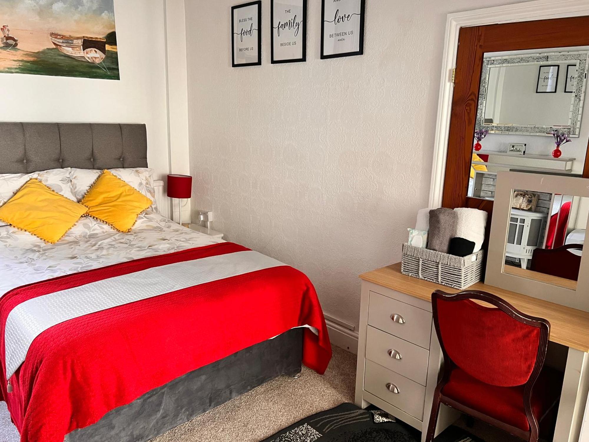 Victoria House - Self Catering Quiet Guesthouse - Adult Singles And Couples Only Blackpool Exterior foto